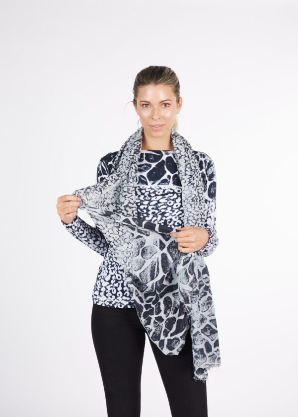 RELAXED BOAT NECK LONG SLEEVE - B & W GIRAFFE TOP LEOPARD BOTTOM - Image 5