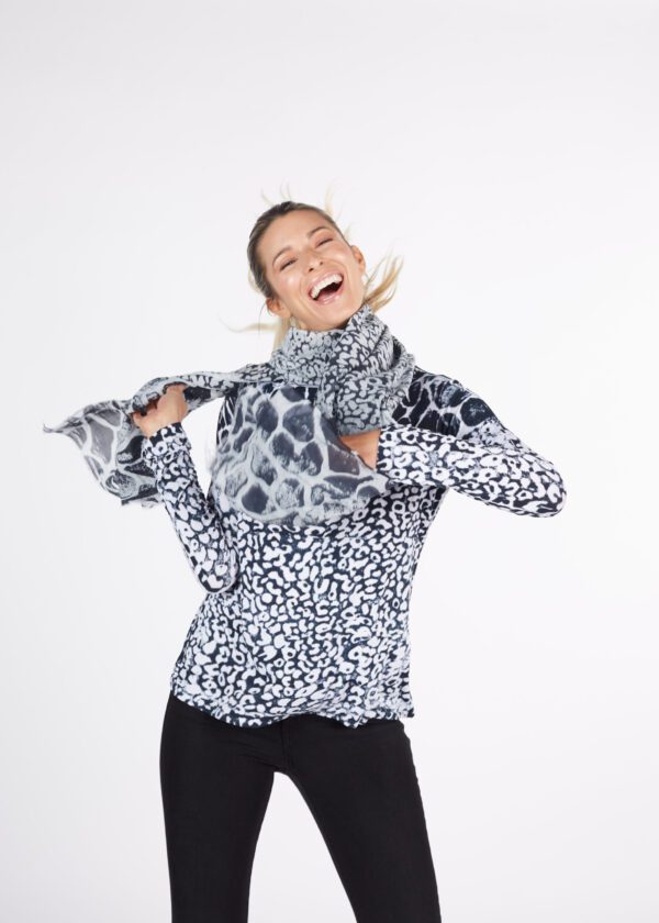 RELAXED BOAT NECK LONG SLEEVE - B & W GIRAFFE TOP LEOPARD BOTTOM - Image 6