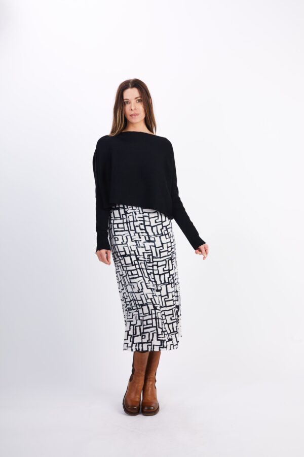 B & W GEOMETRIC SKIRT - Image 2