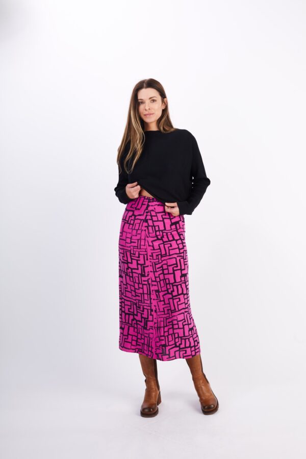 FUCHSIA BLACK GEOMETRIC SKIRT - Image 4