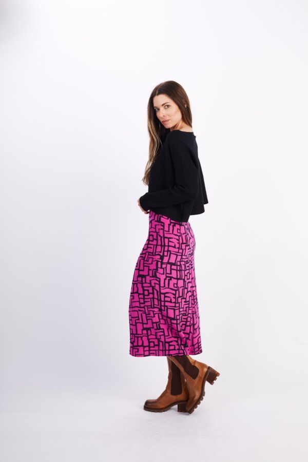 FUCHSIA BLACK GEOMETRIC SKIRT - Image 3