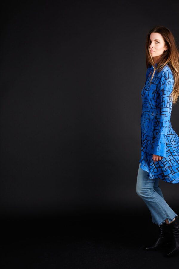 ANNIE TURBIN FITTED A-LINE SHIRT - Image 2