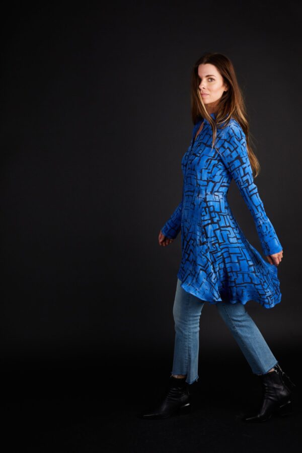 ANNIE TURBIN FITTED A-LINE SHIRT - Image 3