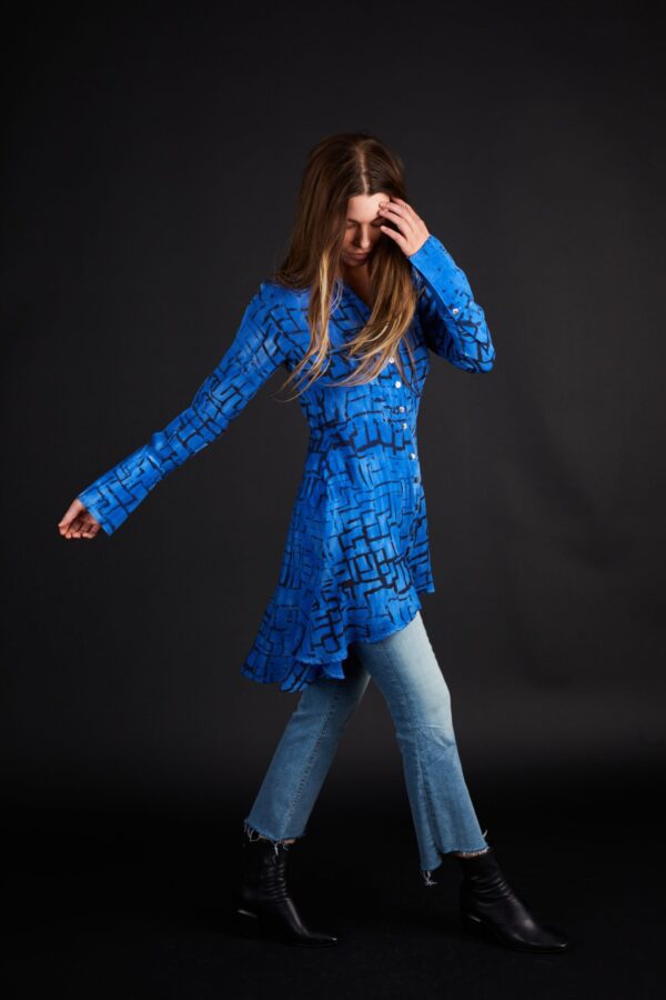 ANNIE TURBIN FITTED A-LINE SHIRT - Image 5