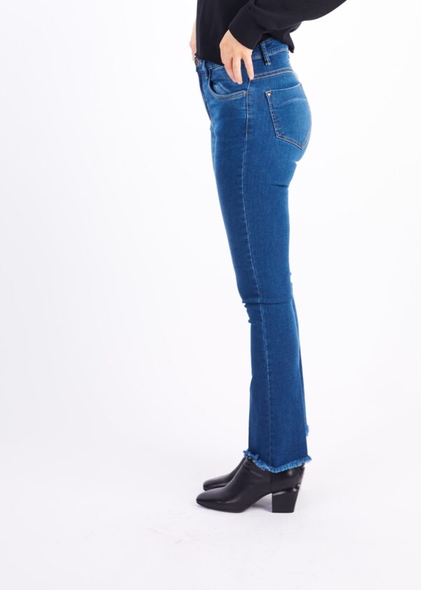 ZVOOV FRAYED HEM JEANS - Image 5