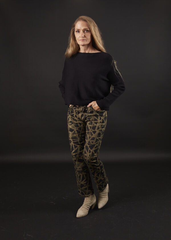 OLIVE & BLACK STAIN GLASS CROP JEANS - Image 7