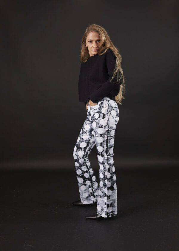 BLACK & WHITE VINTAGE DOT PRINT JEANS - Image 5