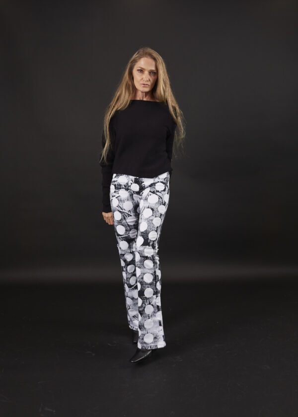 BLACK & WHITE VINTAGE DOT PRINT JEANS - Image 3