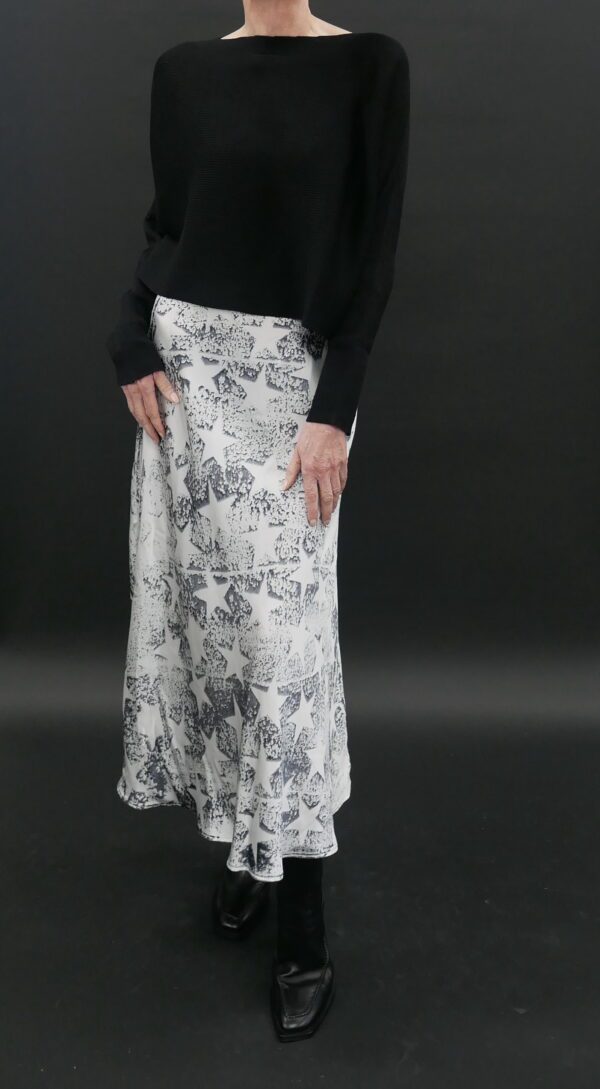 ANNIE TURBIN SILK CHARMEUSE BIAS SKIRT IN HAND PRINTED STARS - Image 4