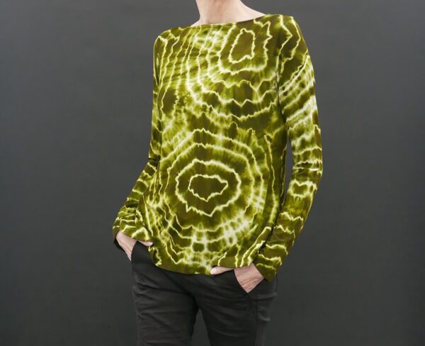 RELAXED BOATNECK LONG SLEEVE TEE - OLIVE GEODE - Image 2