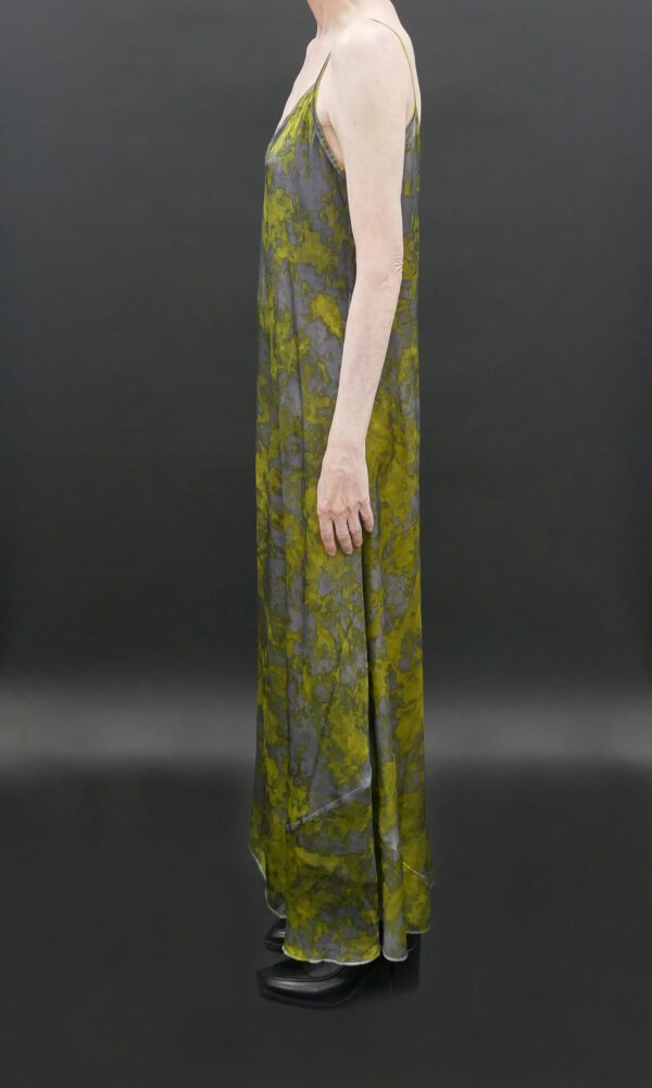 AVANT TOI SILK SLIP DRESS IN CAMOUFLAGE NERO N/CURCUMA - Image 2