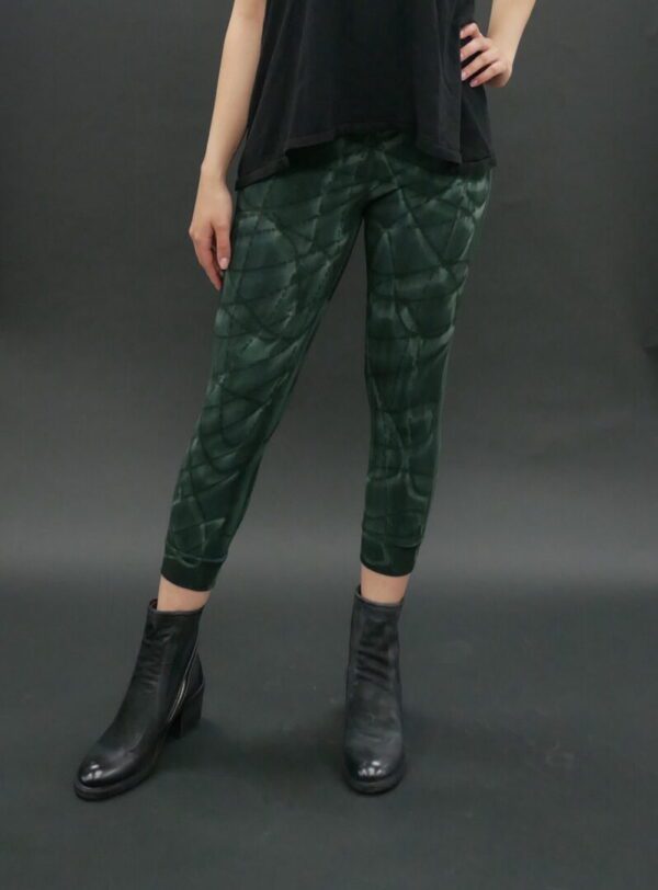 CROPPED LEGGINGS CEDAR GREEN SWIRL - Image 3