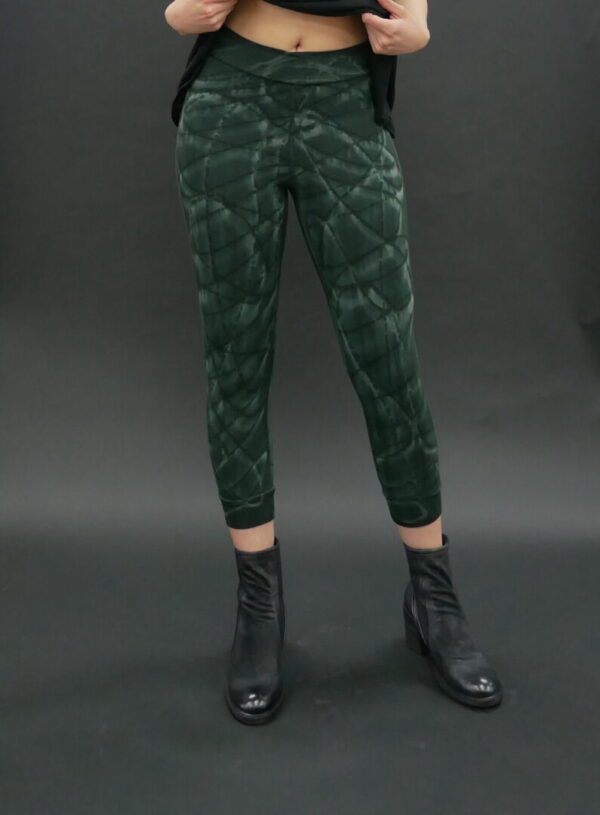 CROPPED LEGGINGS CEDAR GREEN SWIRL - Image 4