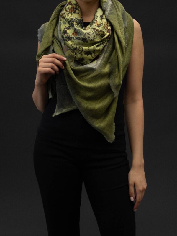 QUADRELLO FOULARD STAMPA IN N/LICHEN - Image 3