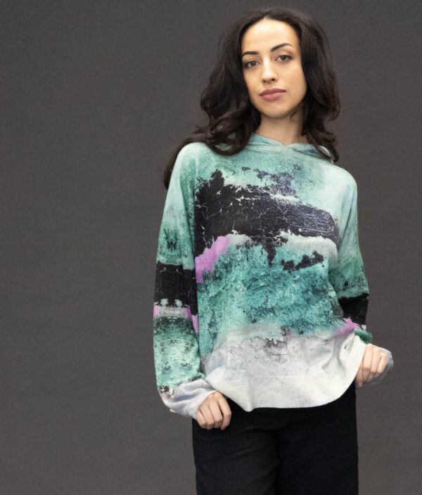 PRINTED ARTWORKS CASHMERE HOODY IN AQUA - Image 2