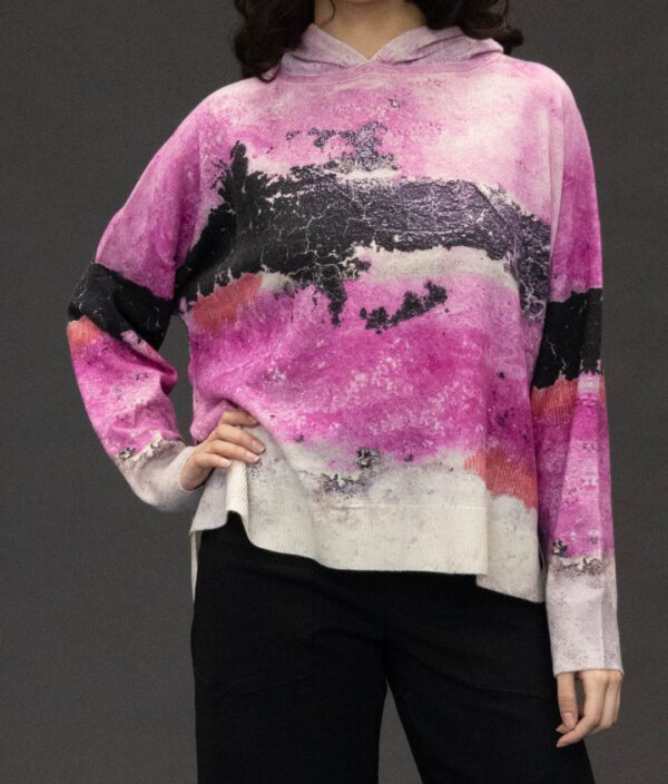 PRINTED ARTWORKS CASHMERE HOODY IN PINK - Image 4