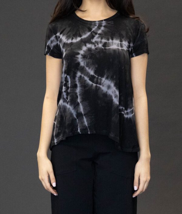 SHORT SLEEVE SCOOP NECK TEE IN GREY BLACK HALF GEODE