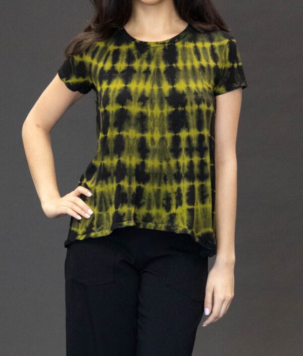 SHORT SLEEVE SCOOP NECK TEE IN PERIDOT BLACK GRID - Image 2