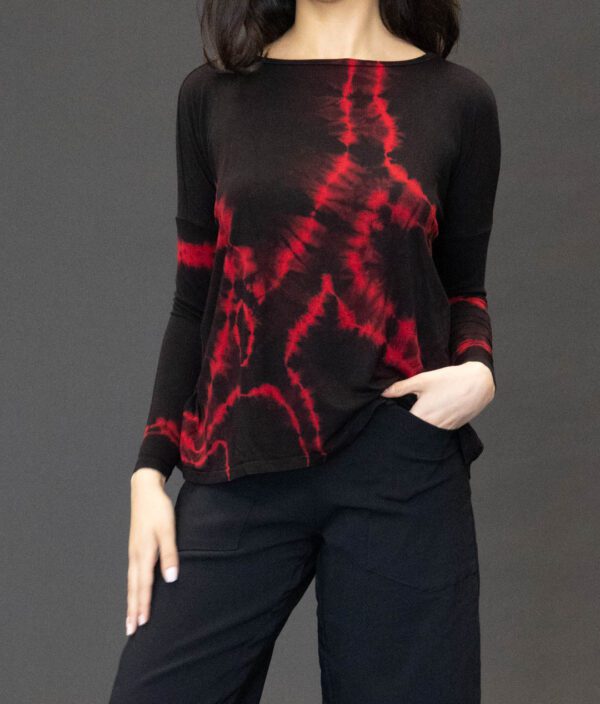 DROP SHOULDER EASY FIT TEE IN RED BLACK CIRCLES - Image 3