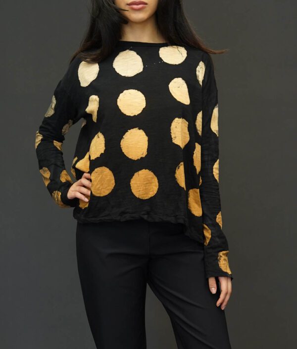 GILDA MIDANI ROUND NECK TRAP TEE IN POIS BLACK + DEGRADE CARAMEL