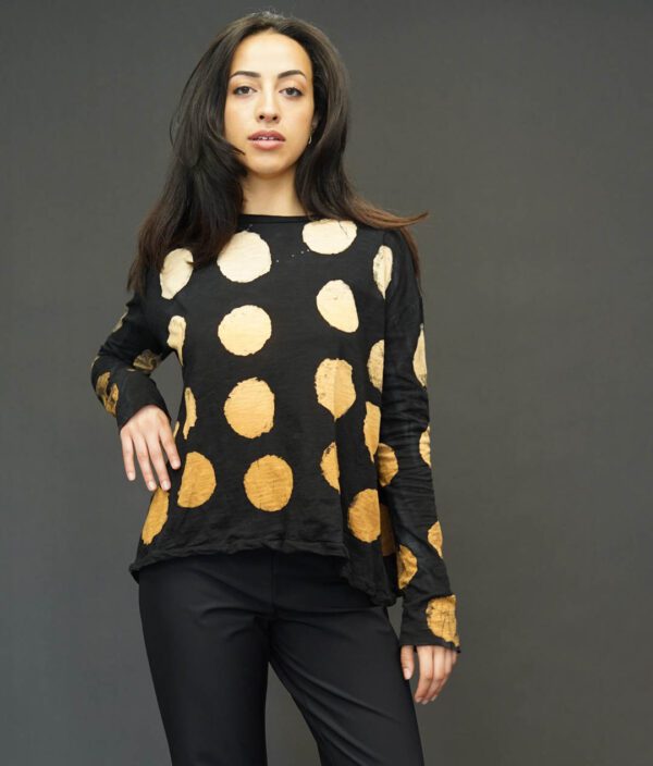 GILDA MIDANI ROUND NECK TRAP TEE IN POIS BLACK + DEGRADE CARAMEL - Image 3