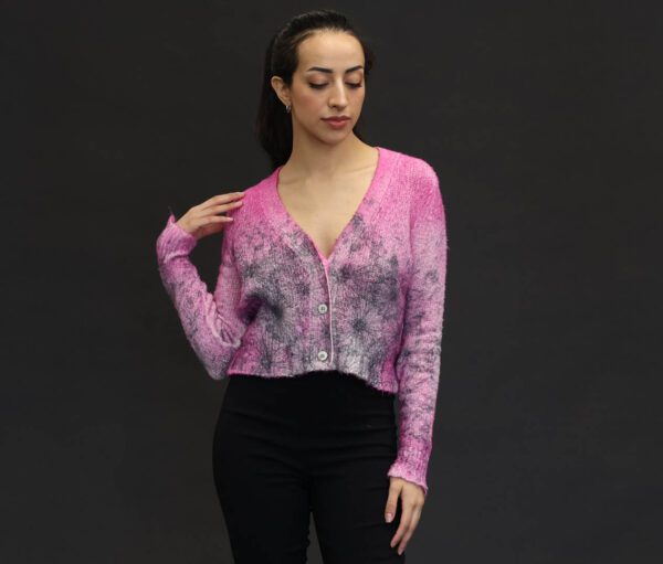 AVANT TOI DAISY PRINT BRUSHED COTTON V NECK CROP CARDIGAN IN ROSA FLUO - Image 3